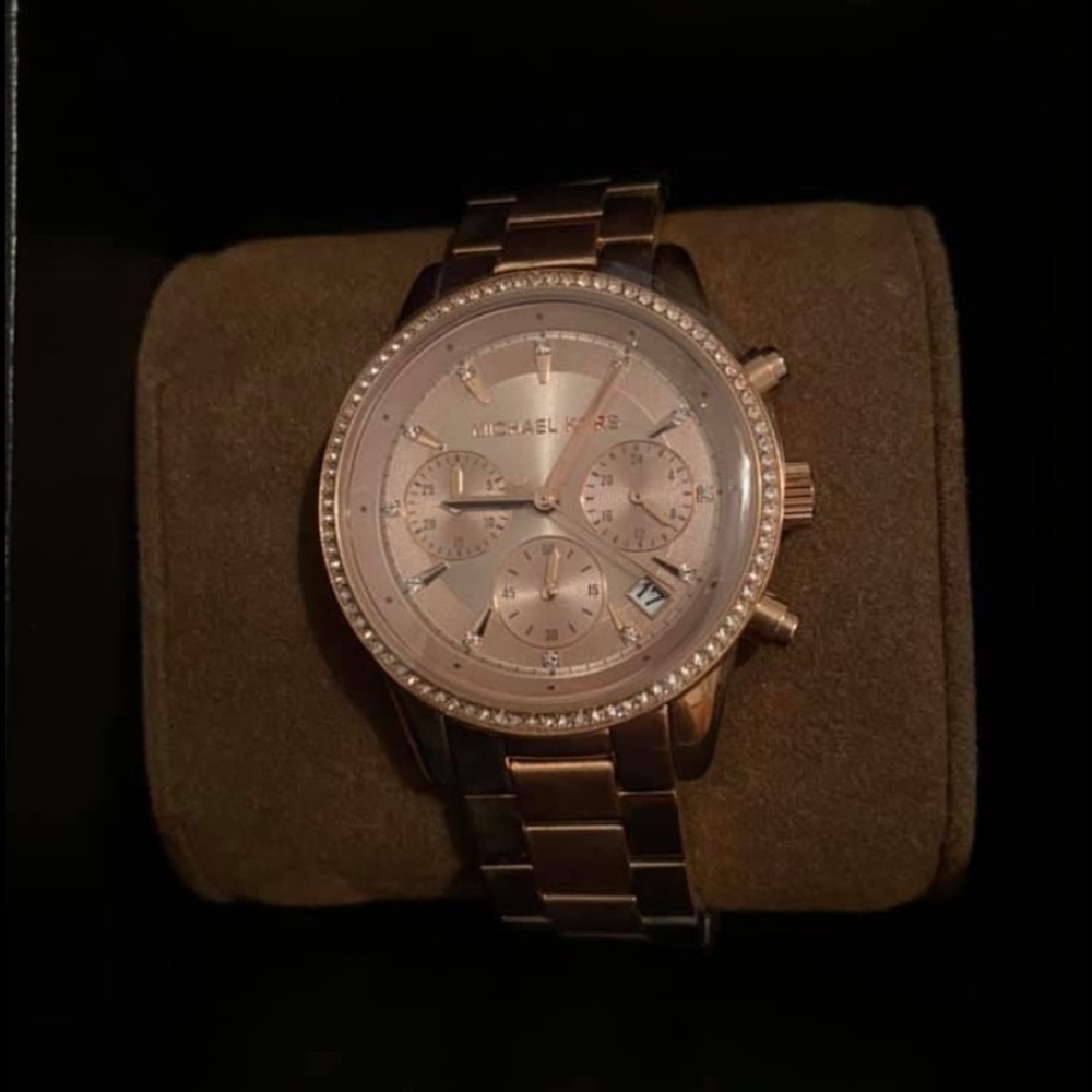 Brand New Michael Kors Watch - Picture 2 of 2